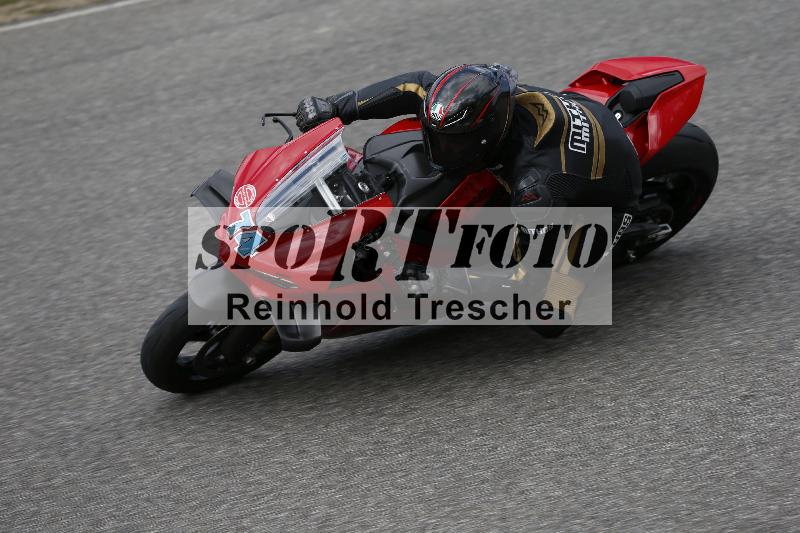 /09 19.04.2026  Caremotion get faster ADR/Gruppe rot/74